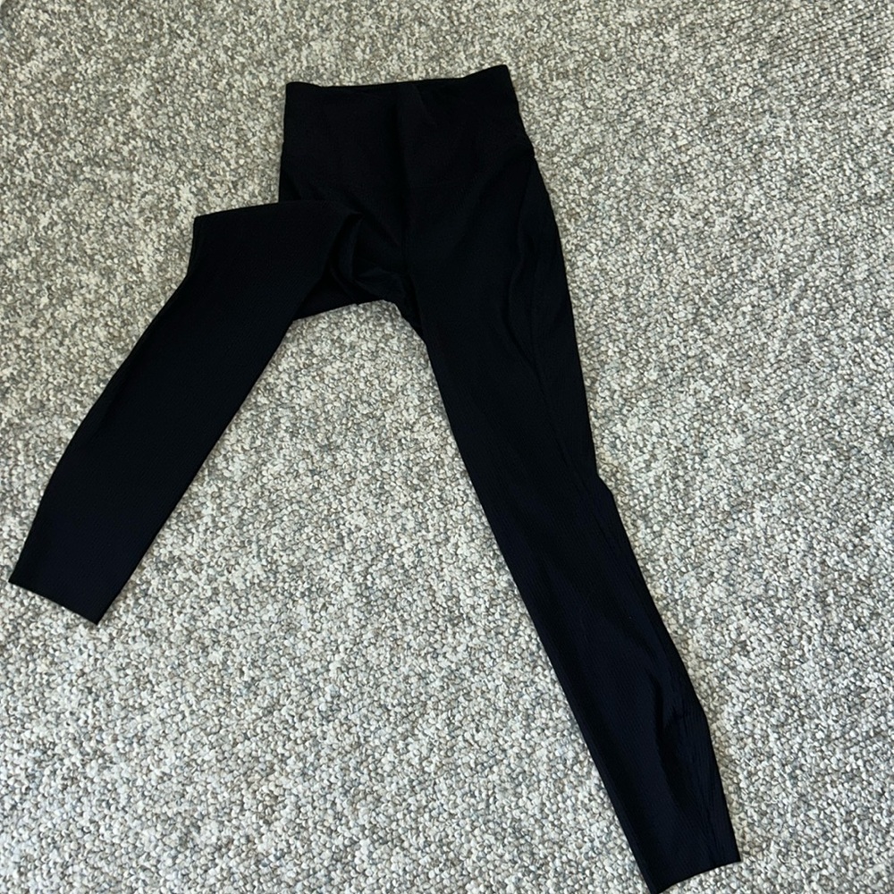 Lululemon ribbed black leggings